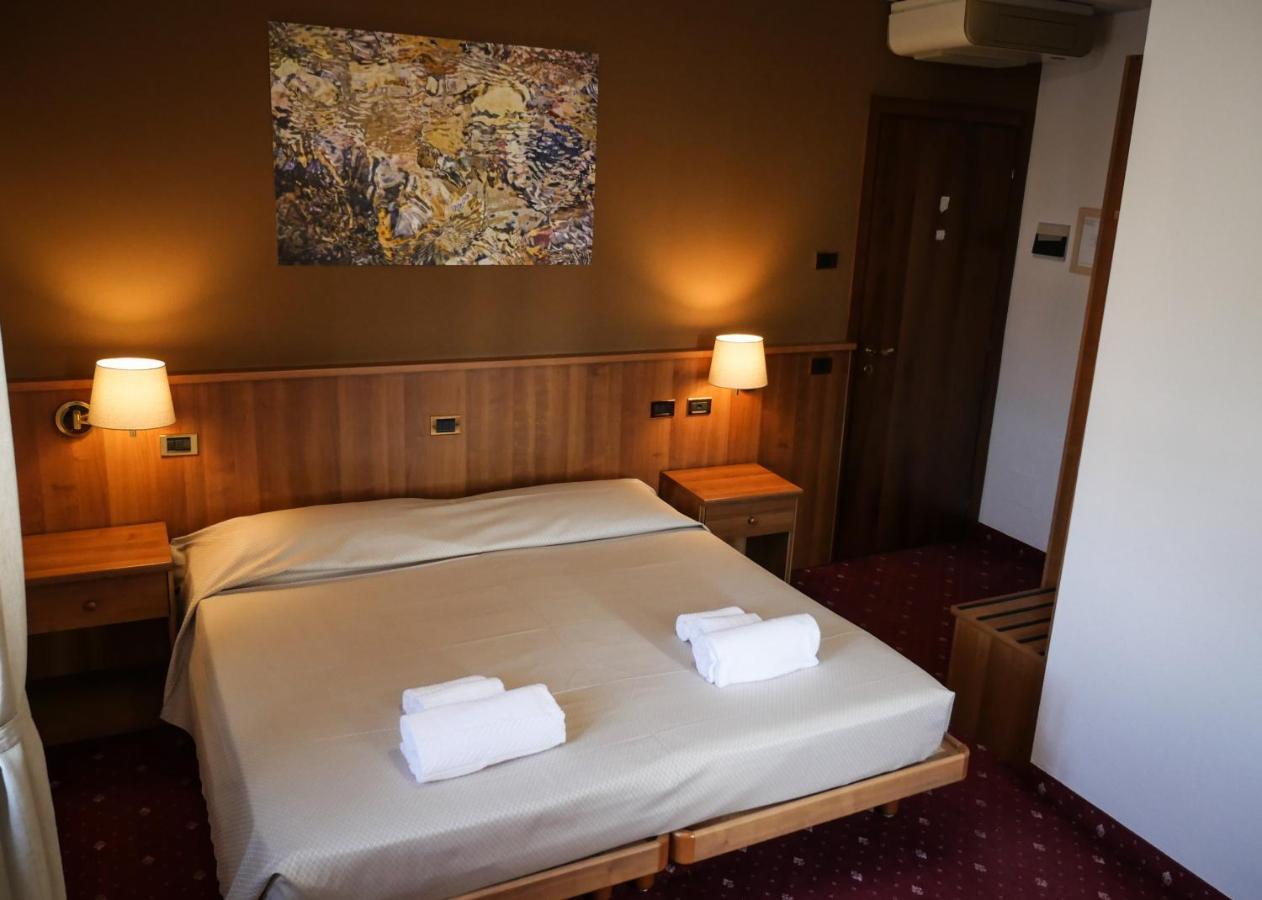 Villanova Hotel San Bonifacio Esterno foto