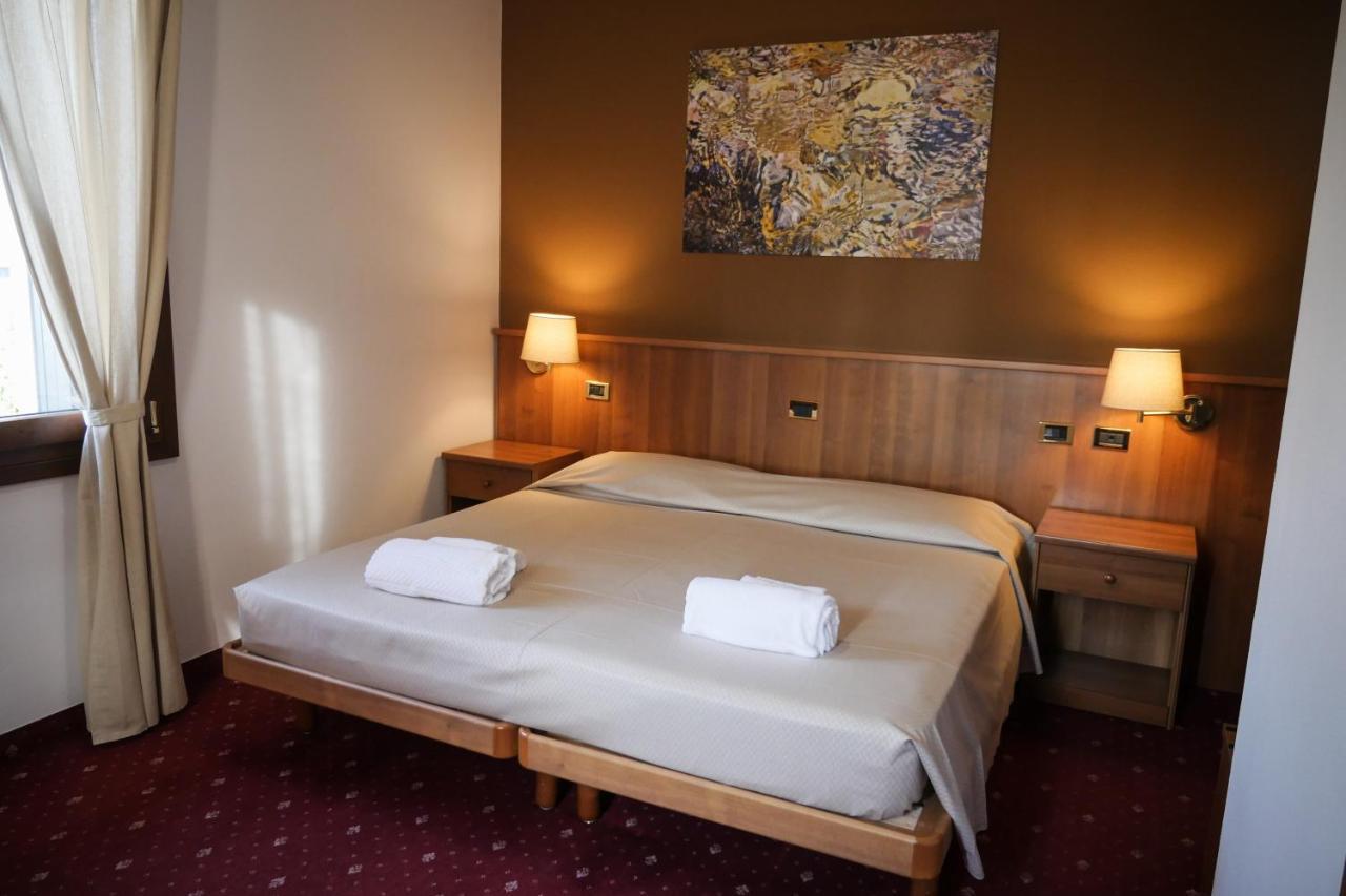 Villanova Hotel San Bonifacio Esterno foto